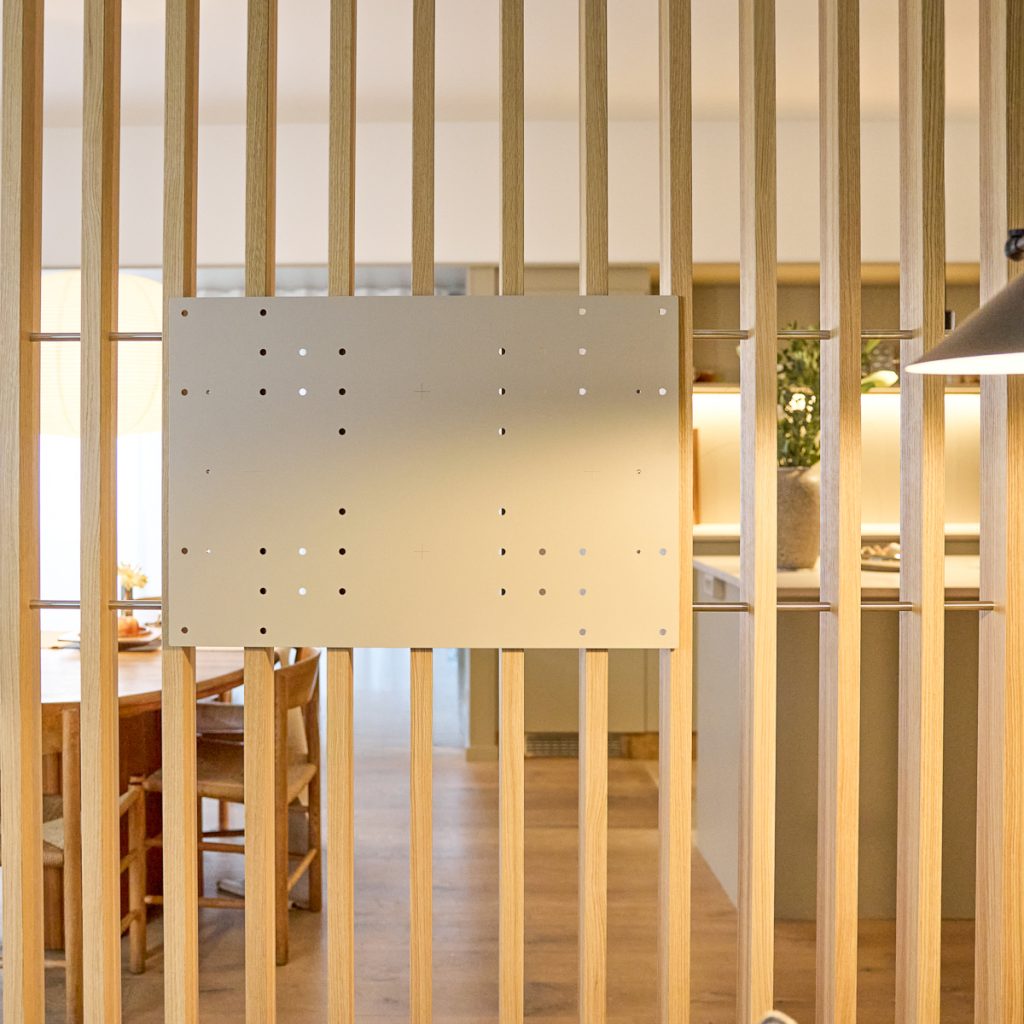 Room Divider TV Mount — view 2